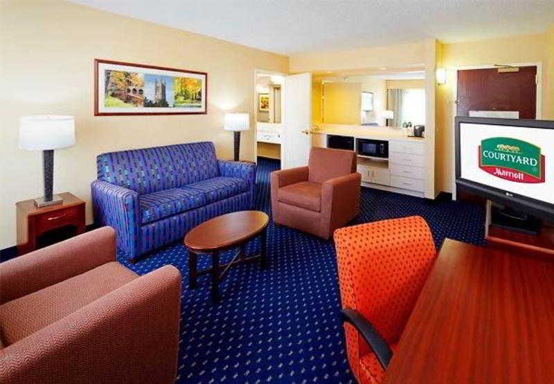 Courtyard By Marriott Princeton Room photo